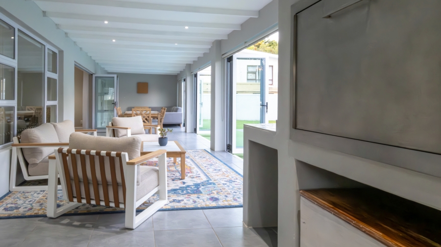 4 Bedroom Property for Sale in Fernridge Western Cape